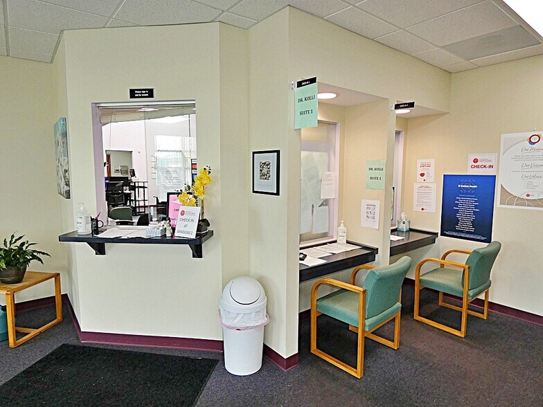 More Photos Of 6934 Elaine Dr, Niagara Falls Office For Sale