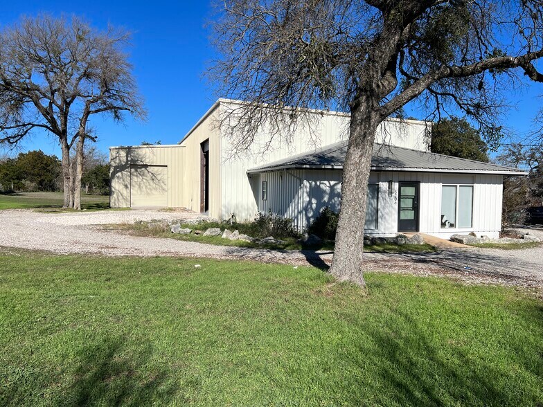 More Photos Of 5206 Beacon Dr, Austin Warehouse For Lease