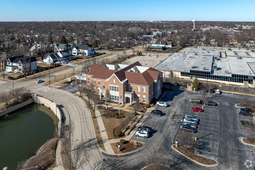 More Photos Of 1707 Shermer Rd, Northbrook Office For Sale