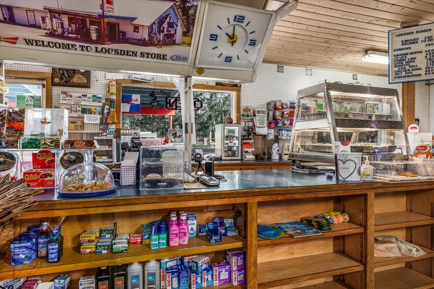 More Photos Of 7550 Logsden Rd, Logsden Convenience Store For Sale