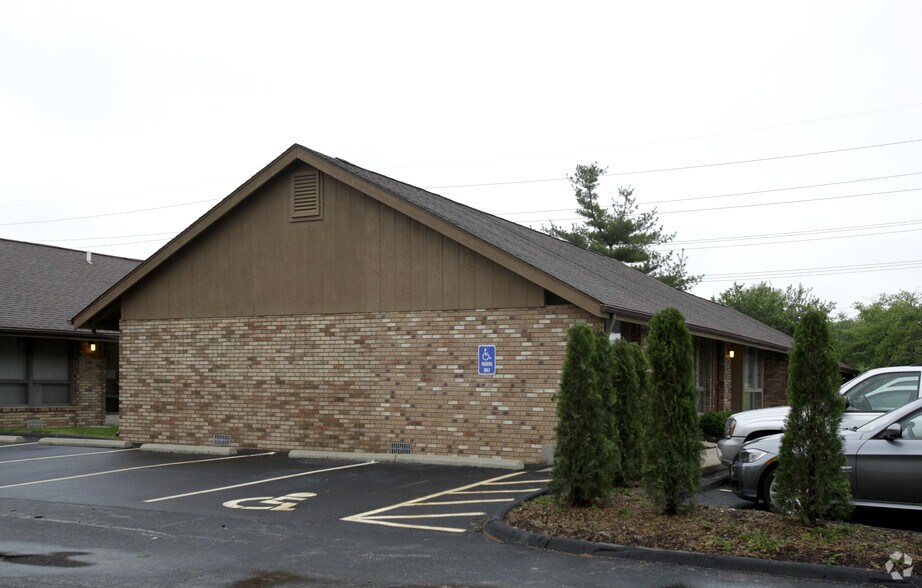 More Photos Of 12774 Boenker Ln, Bridgeton Medical For Sale