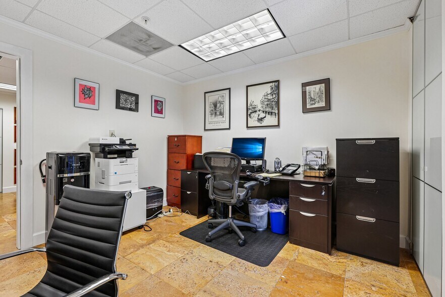 More Photos Of 1110 Brickell Ave, Miami Office For Sale
