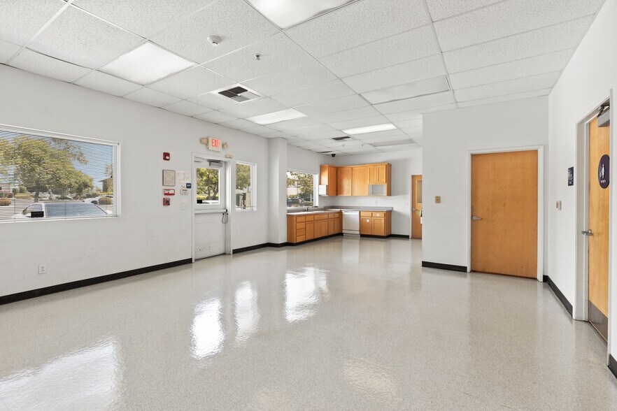 More Photos Of 900 Fortress St, Chico Office For Sale