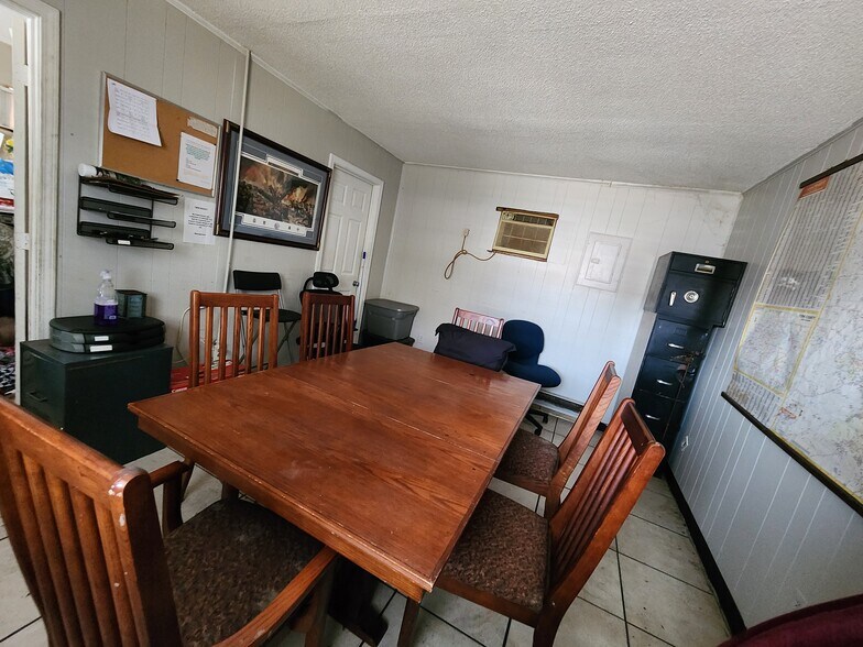 More Photos Of 207 White St W, Rock Hill General Retail For Sale