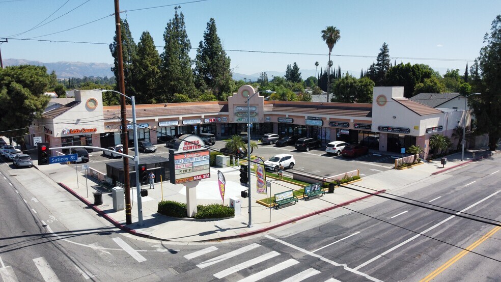 More Photos Of 7606 Fallbrook Ave, Canoga Park Unknown For Lease