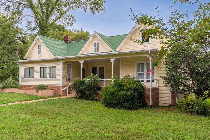 More Photos Of 117 E Salisbury St, Pittsboro Office For Sale