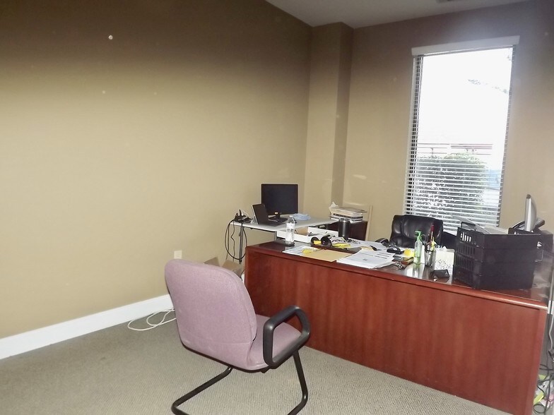 More Photos Of 410 Grayson Dr, Winder Distribution For Lease