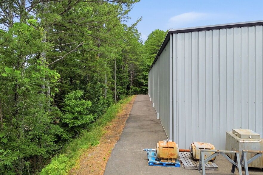 More Photos Of 120 Don Westbrook S Ave, Jasper Manufacturing For Sale