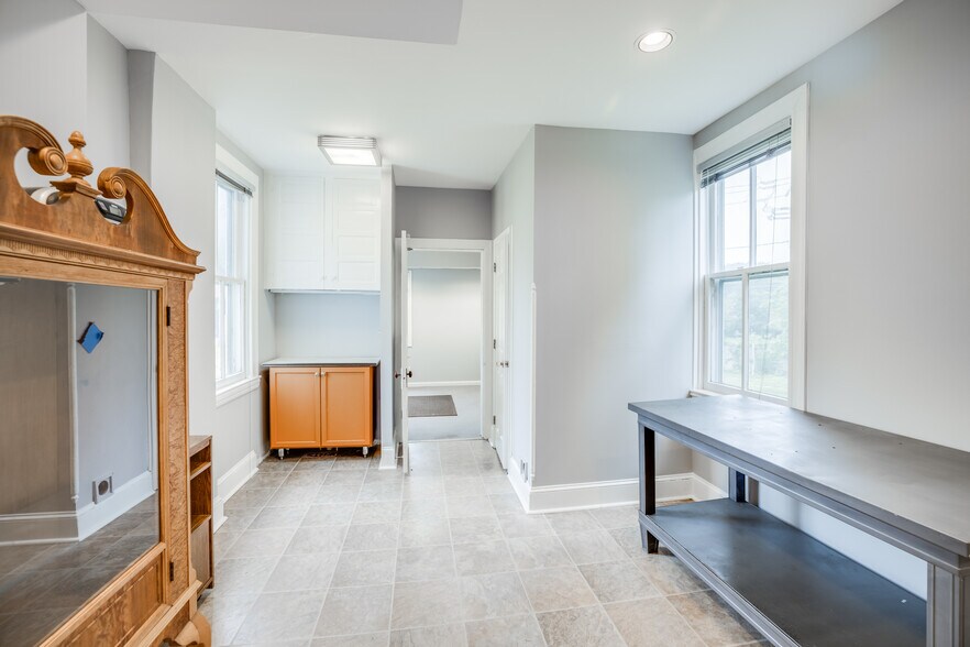 More Photos Of 913 Olney Sandy Spring Rd, Sandy Spring Office Residential For Sale