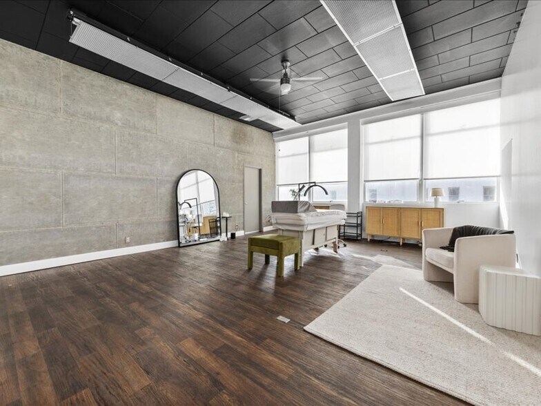 More Photos Of 1612 20th St, Bakersfield Loft Creative Space For Lease