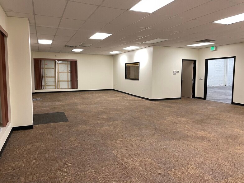 More Photos Of 4901 Huntington Dr N, Los Angeles Storefront For Lease