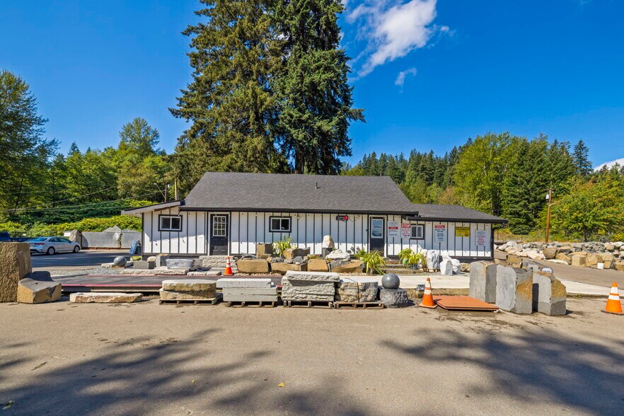 More Photos Of 1827 W Valley Hwy E, Sumner Contractor Storage Yard For Sale