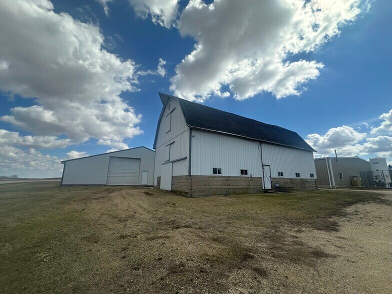 More Photos Of 636 S East St, Mount Carroll Warehouse For Sale