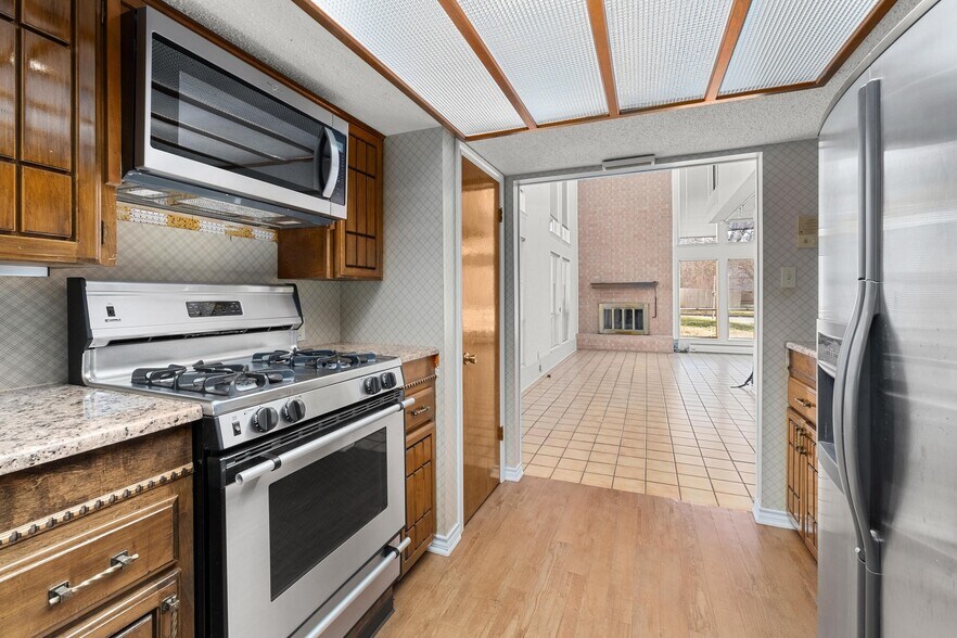 More Photos Of 121 Scott St, San Marcos Office Residential For Sale