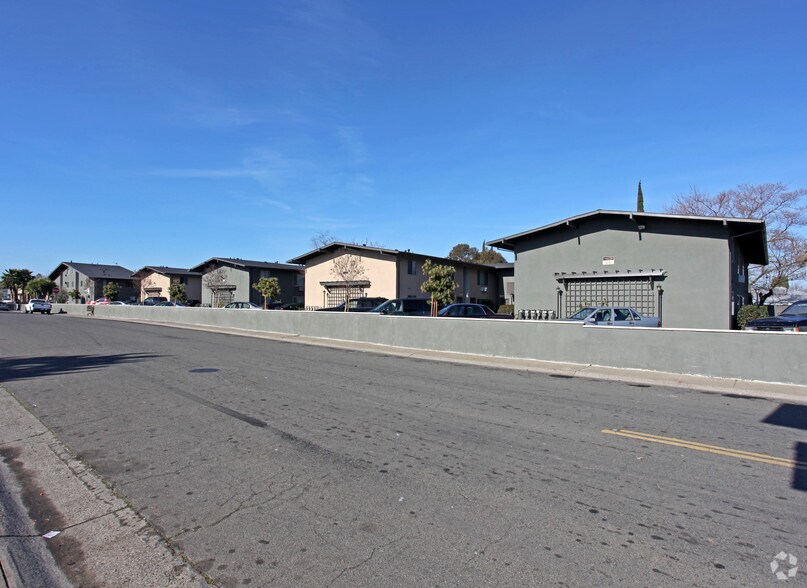 More Photos Of 10501 Croetto Way, Rancho Cordova Apartments For Sale