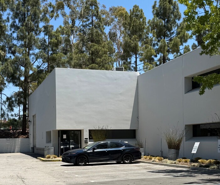 More Photos Of 23456 South Pointe Dr, Laguna Hills Warehouse For Lease