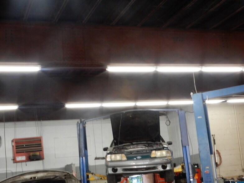 More Photos Of 105 Wood Ave, Bridgeport Light Manufacturing For Sale