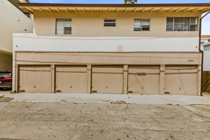More Photos Of 1050 12th St, Santa Monica Apartments For Sale