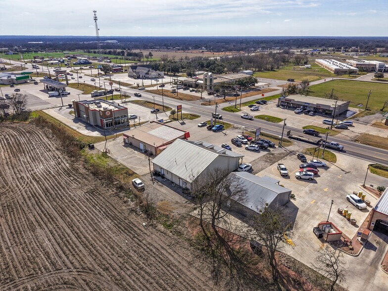 More Photos Of 8883-8885 State Highway 34 S, Quinlan Office For Lease