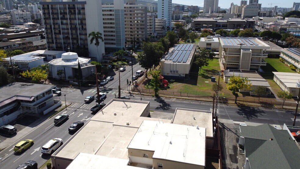 More Photos Of 1077 Kinau St, Honolulu Multifamily For Sale