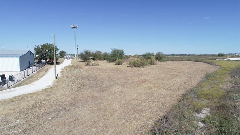 More Photos Of 117 Industrial Loop, Hillsboro Land For Lease