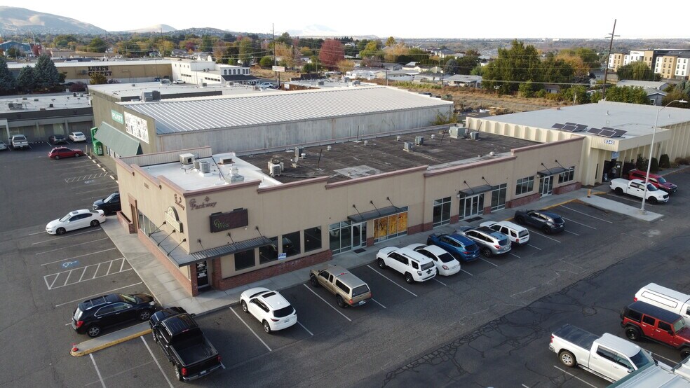 More Photos Of 8318 Gage Blvd, Kennewick Storefront Retail Office For Lease