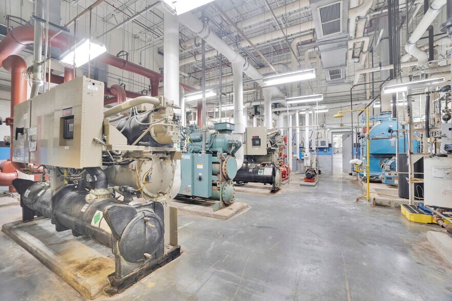 More Photos Of 816 W Fieldcrest Rd, Eden Industrial For Sale