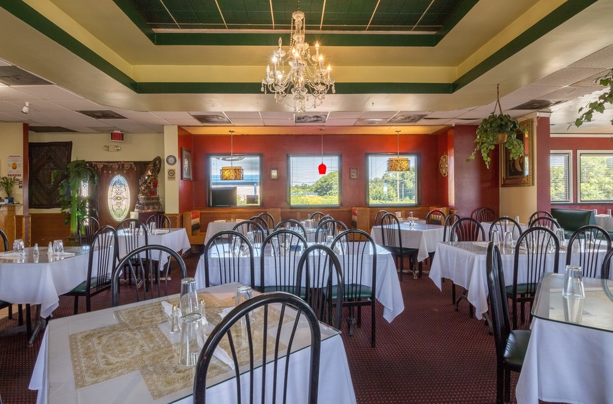 More Photos Of 2529 Apalachee Pky, Tallahassee Restaurant For Lease