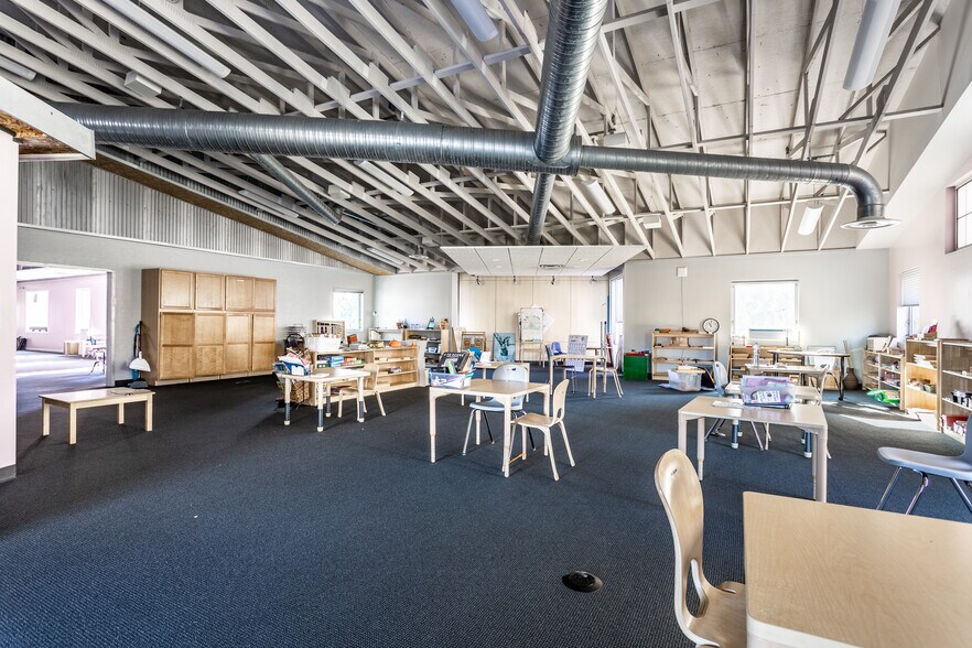 More Photos Of 11712 N Michigan Rd, Zionsville Office For Sale