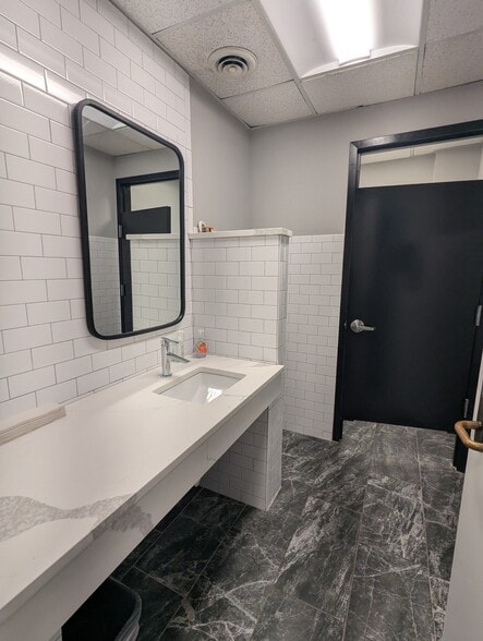 More Photos Of 30-32 South St, Baltimore Office Residential For Sale