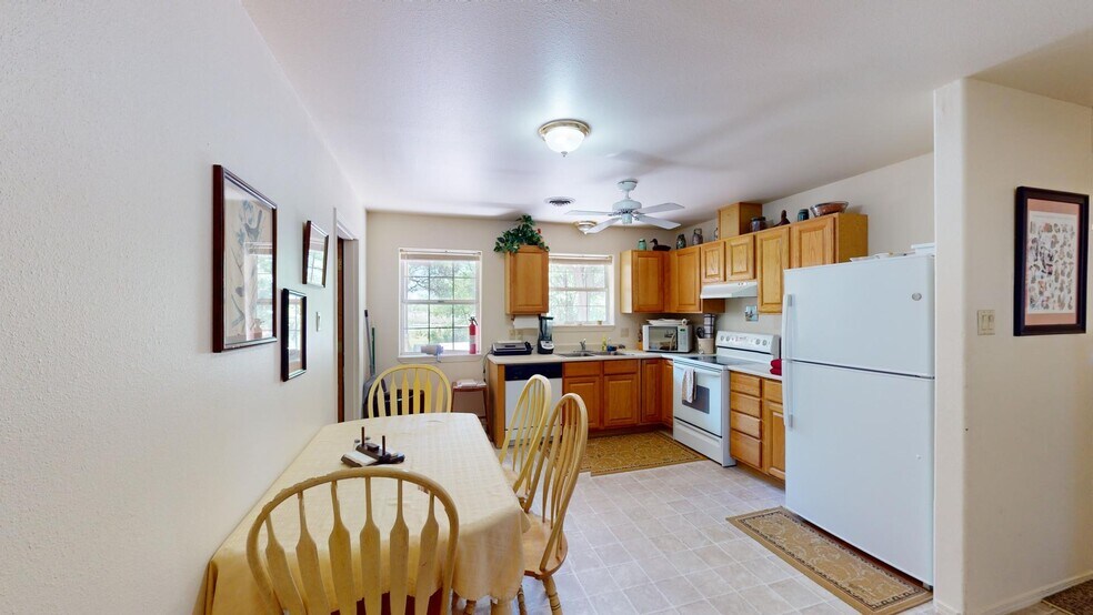 More Photos Of 1804 E College Blvd, Roswell General Retail For Sale