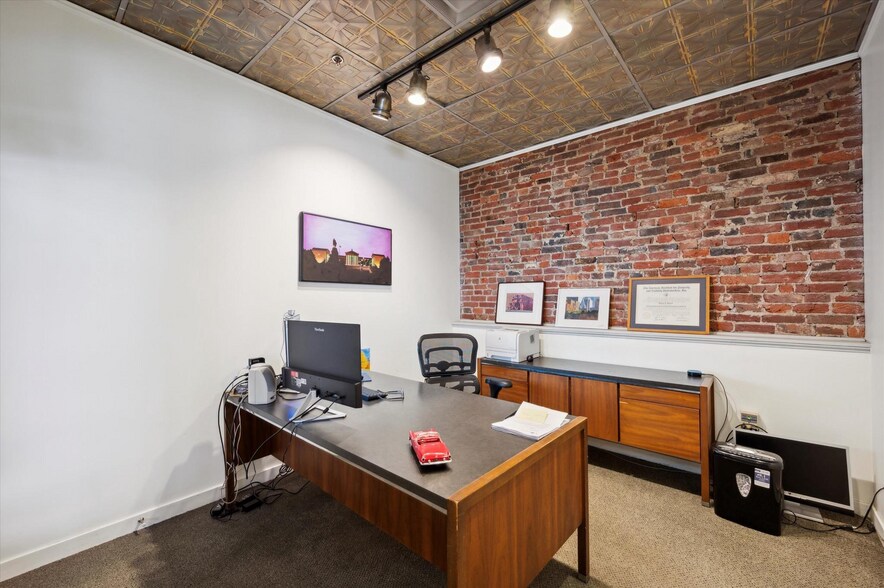 More Photos Of 136-138 N 2nd St, Philadelphia Apartments For Sale