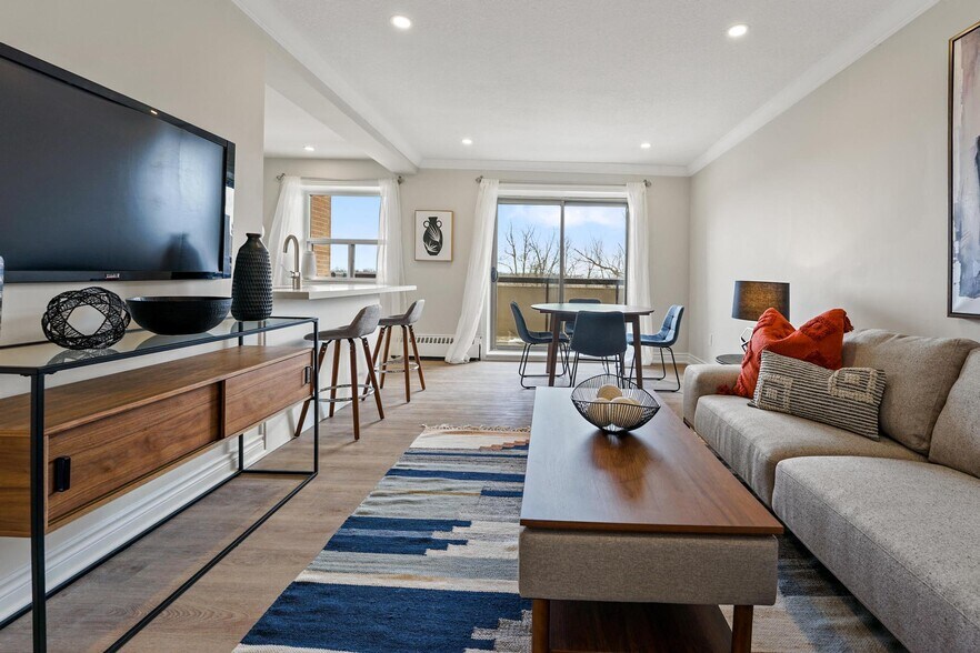 More Photos Of 143 Main St S, Brampton Apartments For Sale