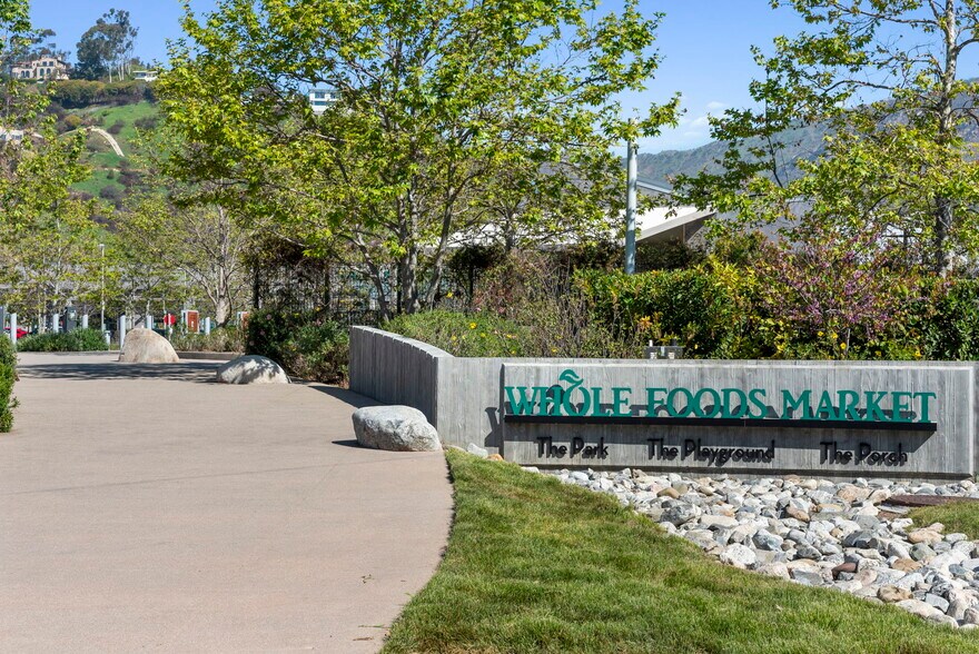 More Photos Of 23401 Civic Center Way, Malibu Restaurant For Lease