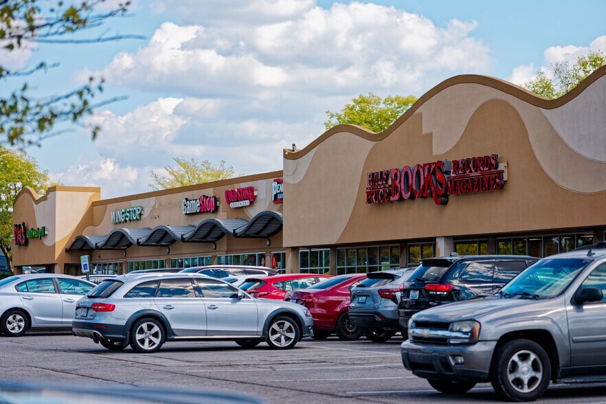 More Photos Of 2001 S Hurstbourne Pky, Louisville Storefront For Lease