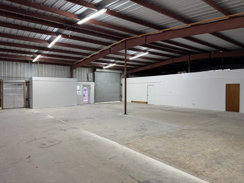 More Photos Of 618 Washburn Rd, Melbourne Manufacturing For Sale