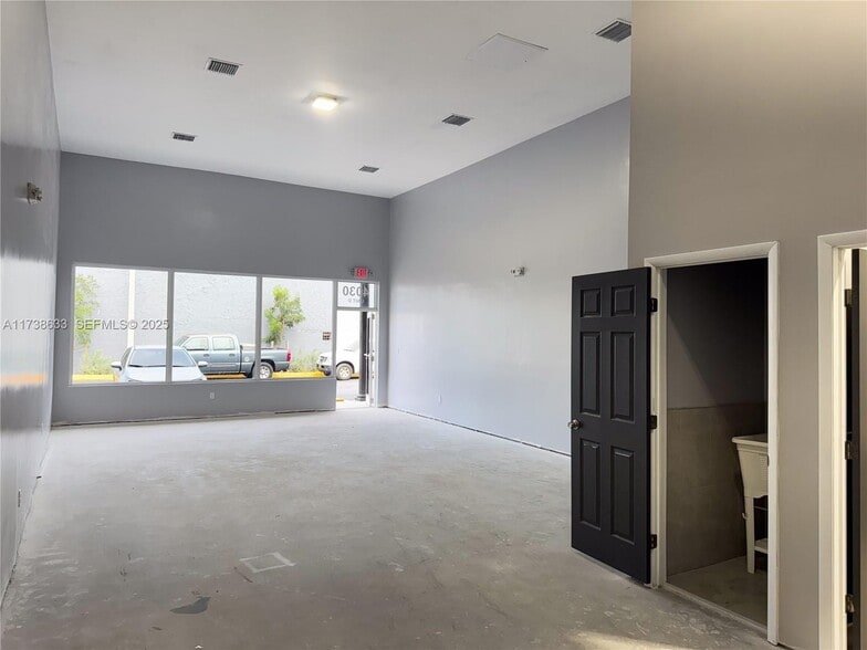 More Photos Of 4030 Pembroke Rd, Hollywood Freestanding For Sale