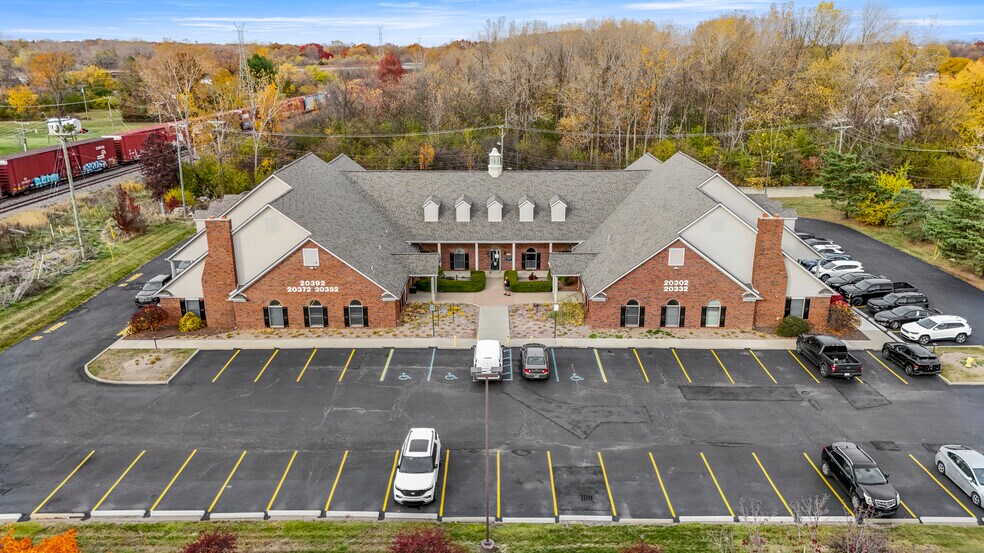 More Photos Of 20302-20392 Eureka Rd, Taylor Office For Lease