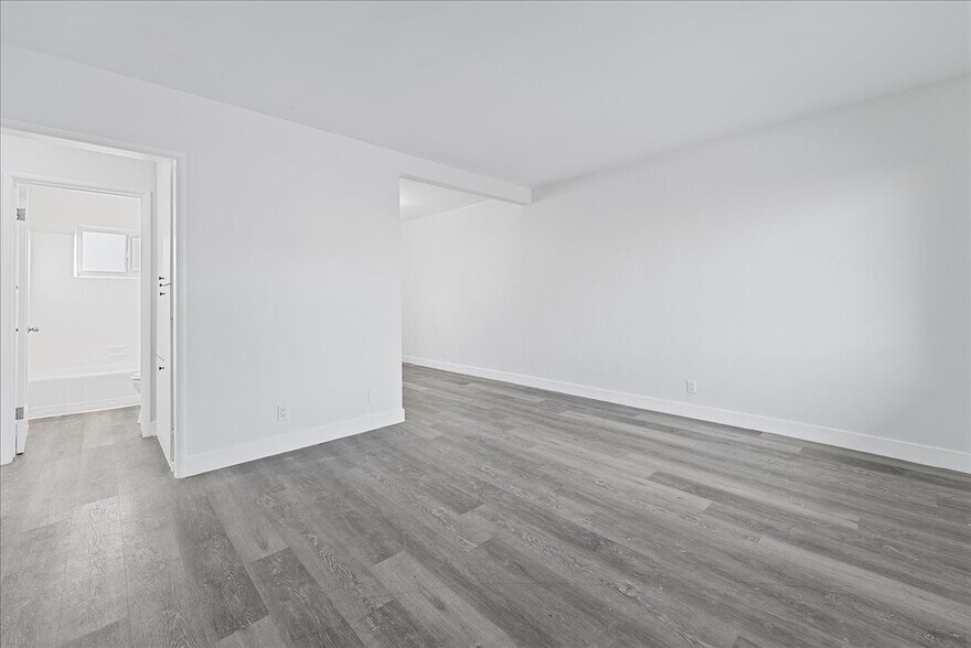 More Photos Of 10329 S Inglewood Ave, Inglewood Apartments For Sale