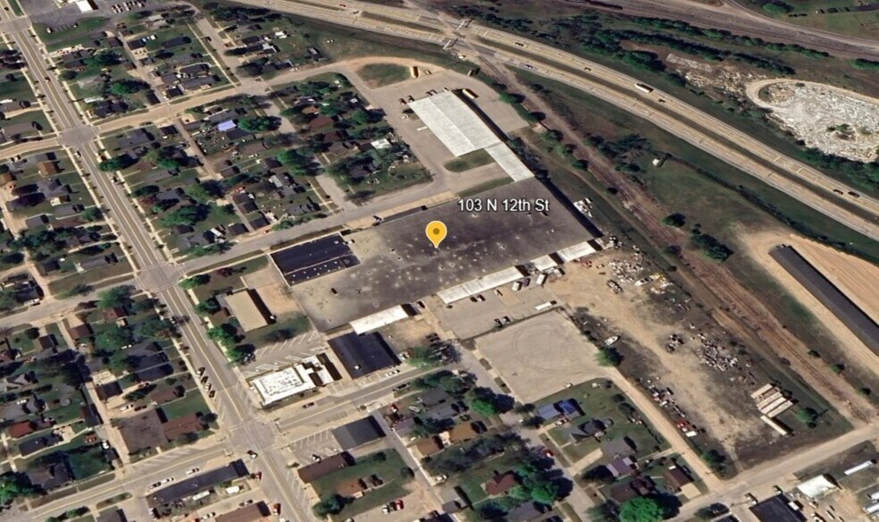 More Photos Of 103 N 12 St, Gladstone Warehouse For Sale