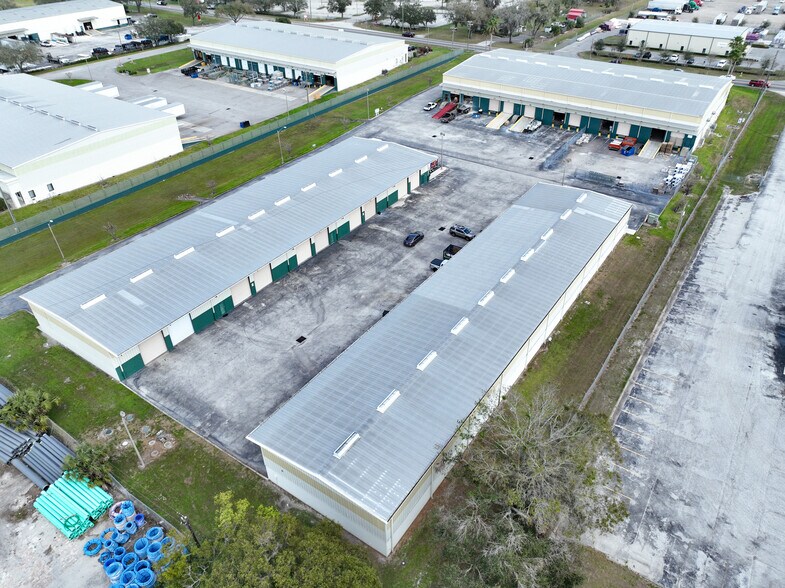 More Photos Of 3525 Reynolds Rd, Lakeland Warehouse For Lease