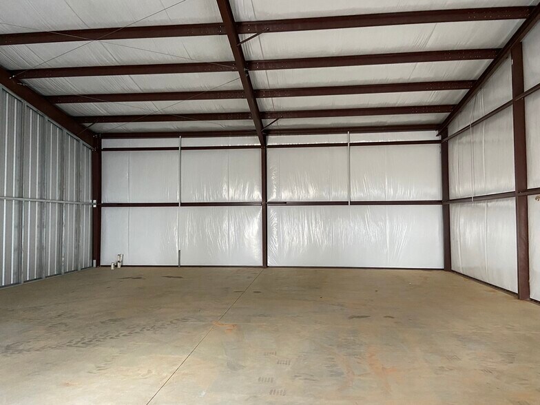 More Photos Of 4097 US Highway 271, Tyler Warehouse For Lease