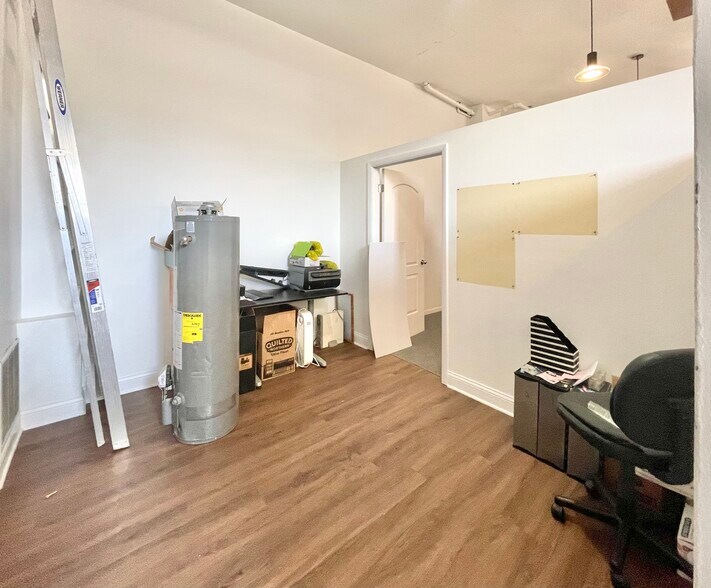 More Photos Of 1355-1359 W Chicago Ave, Chicago Apartments For Lease