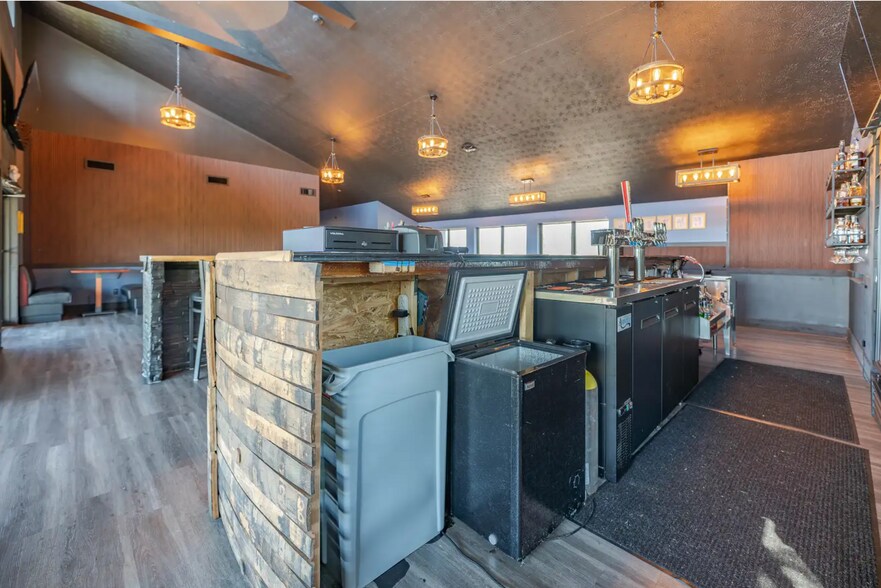 More Photos Of 245 Tanglewood Ct, Taylorsville General Retail For Sale