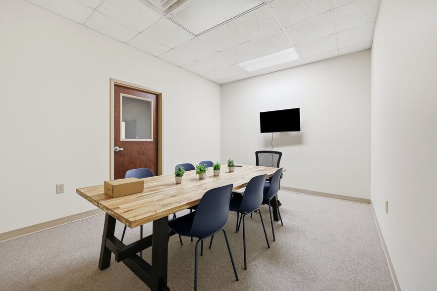 More Photos Of 1730 Five Points Ln, Fuquay-Varina Warehouse For Lease