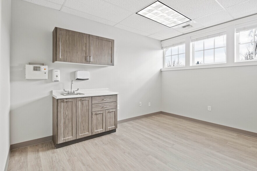 More Photos Of 350 Miller St SE, Salem Office For Sale