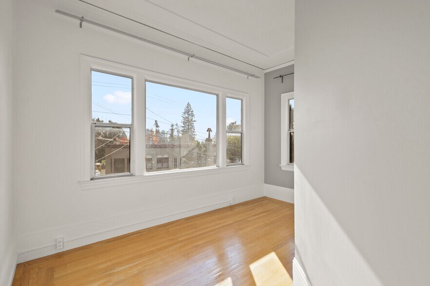More Photos Of 2924 Claremont Ave, Berkeley Apartments For Sale