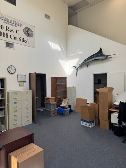 More Photos Of 25620 Rye Canyon Rd, Valencia Warehouse For Lease