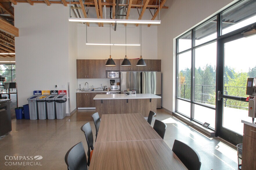 More Photos Of 2723 NW Potts Ct, Bend Office For Lease