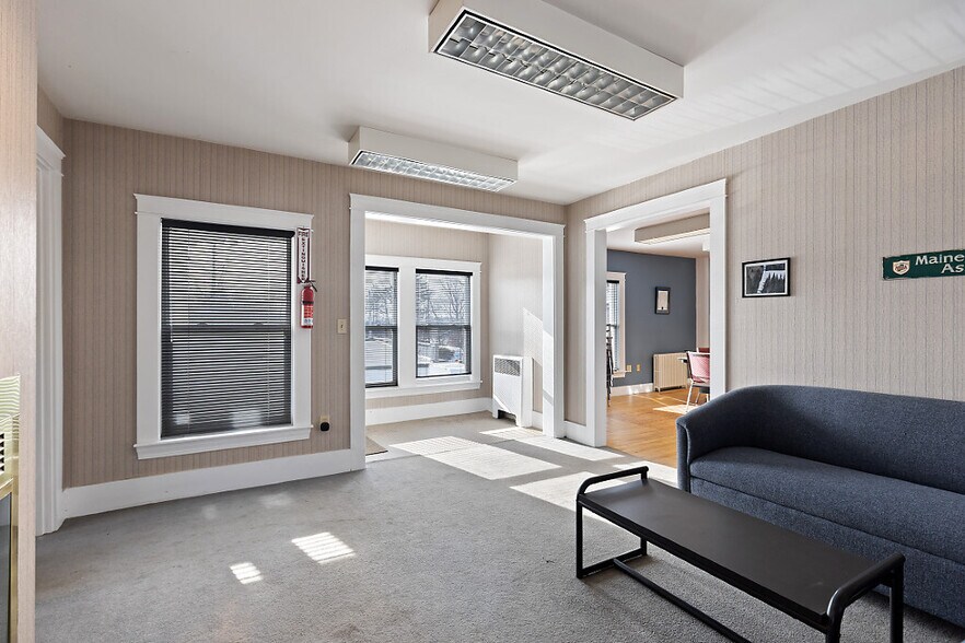 More Photos Of 7 Noyes Street Pl, Augusta Office For Sale